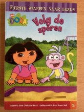 Dora de eerste stappen naar lezen volg de sporen