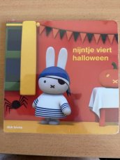 Nijntje viert Halloween (hard kartonnen boek)