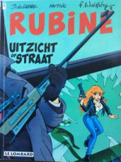 Rubine deel 02 Uitzicht op straat.